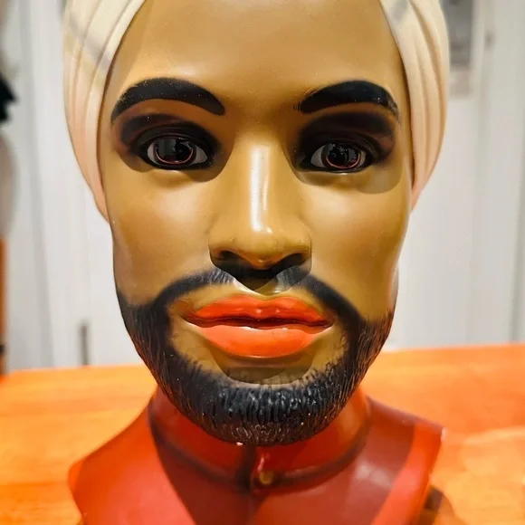 COPY - Marwal Chalkware Middle Eastern Couple. - Picture 4 of 5